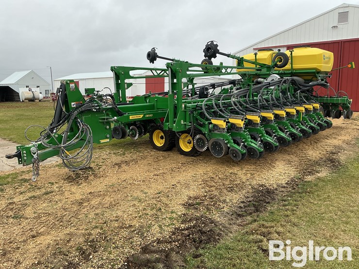 2025-john-deere-db60-image-1