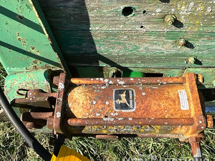 john-deere-manure-spreader-image-15