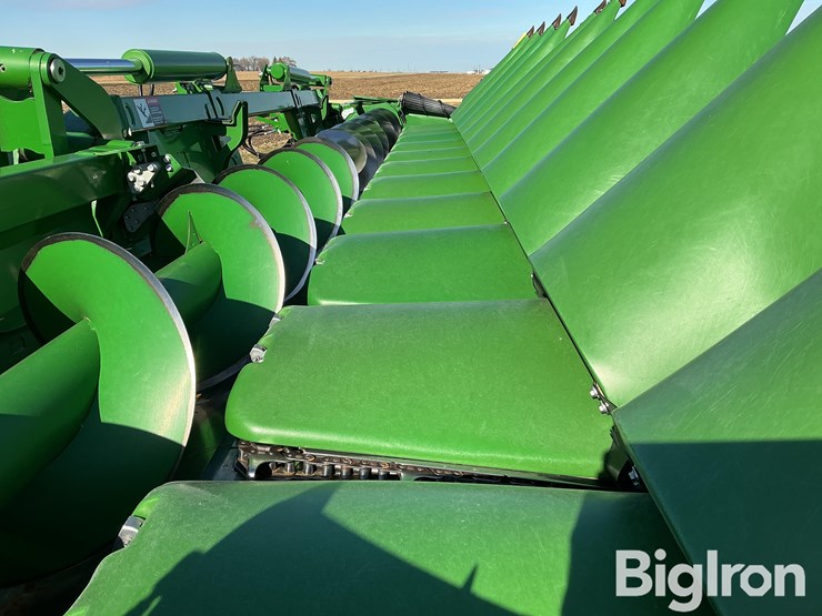 2024-john-deere-c12f-image-15