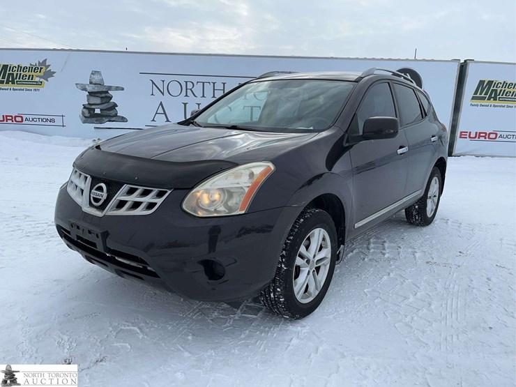2013-nissan-rogue-image-1