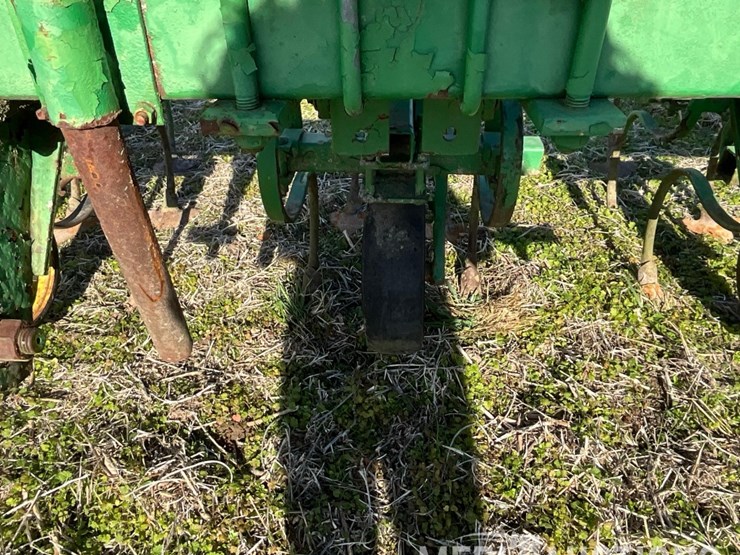 john-deere-8-image-11