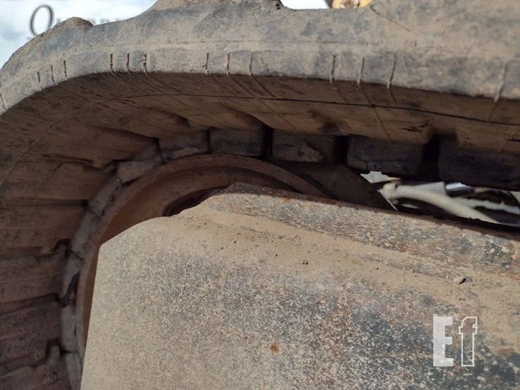 2013-deere-35d-image-32