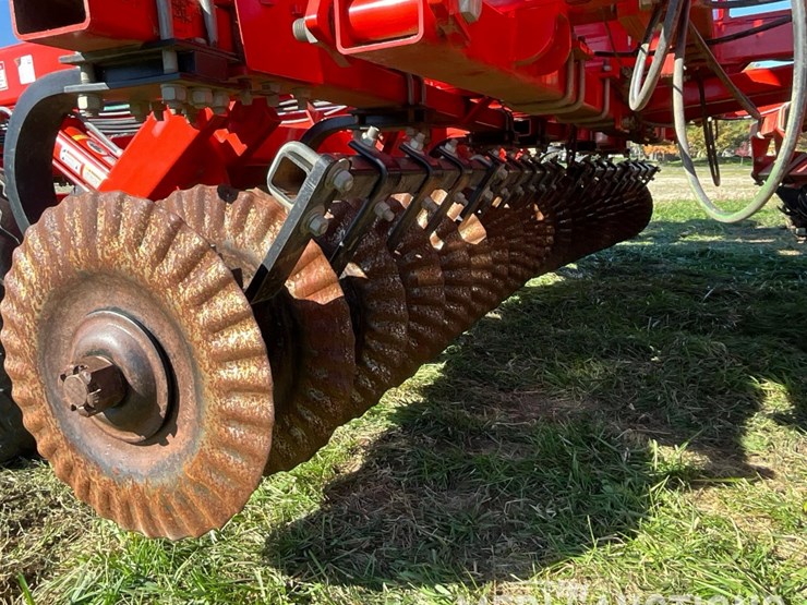 2016-kuhn-krause-8005-excelerator-verticle-tillage-tool-image-30