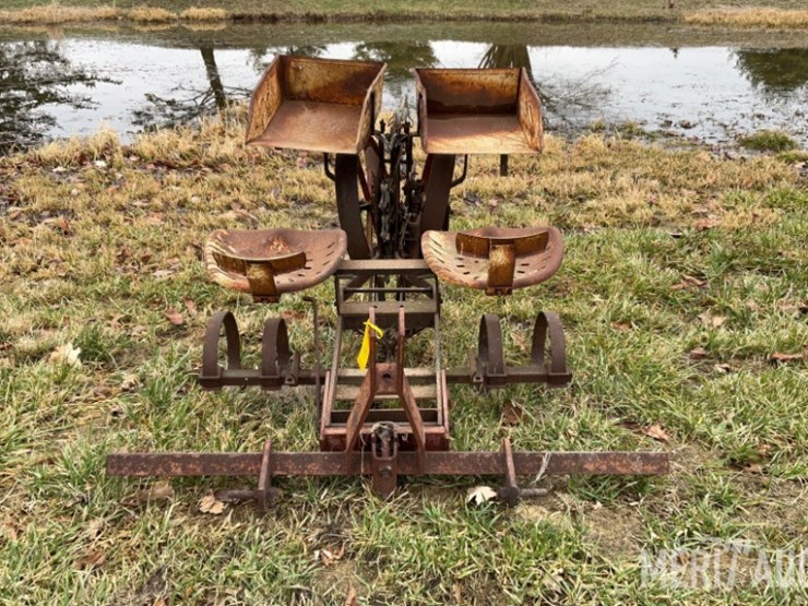 holland-3pt.-tree-transplanter-image-2