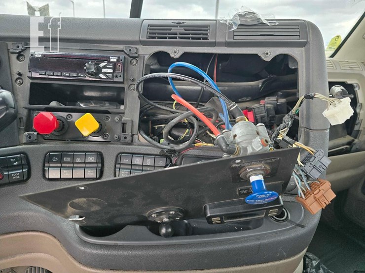 2018-freightliner-cascadia-113-image-20