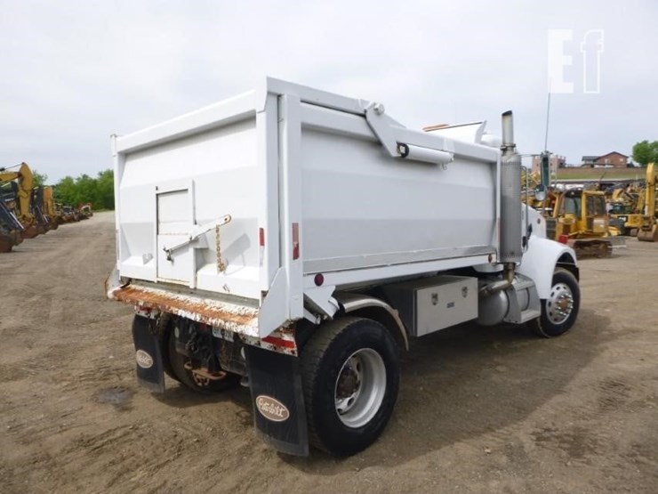 2000-peterbilt-330-image-39