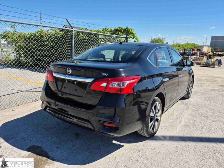 2018-nissan-sentra-sv-4dr-sedan-image-6