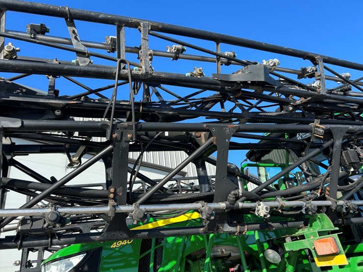 2013-john-deere-4940-image-32