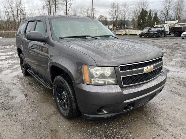 2011-chevrolet-tahoe-image-2