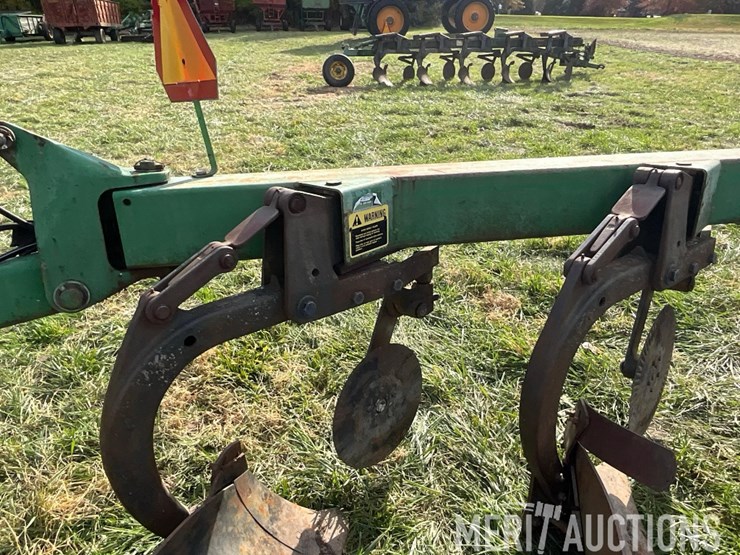 john-deere-2810-image-27