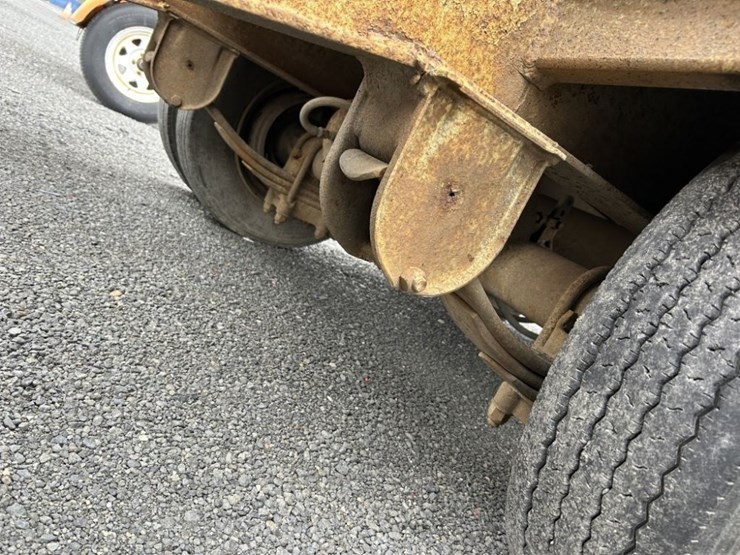 1993-interstate-24'-t/a-equipment-trailer-image-24