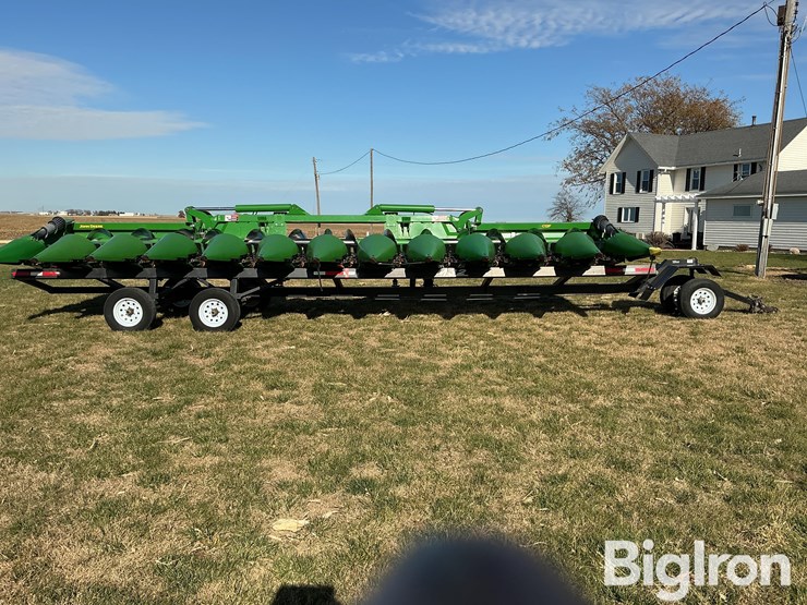 2024-john-deere-c12f-image-2