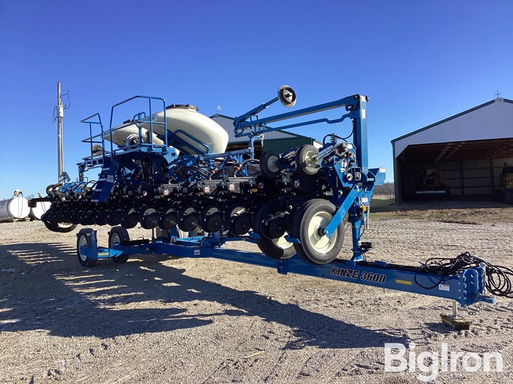 2017-kinze-3600-image-3