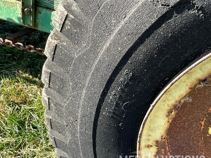 john-deere-manure-spreader-image-40