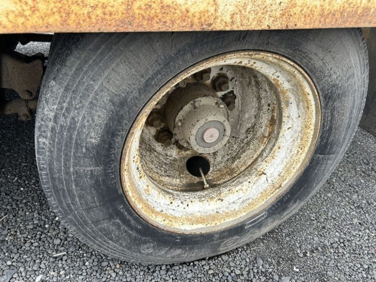 1993-interstate-24'-t/a-equipment-trailer-image-11