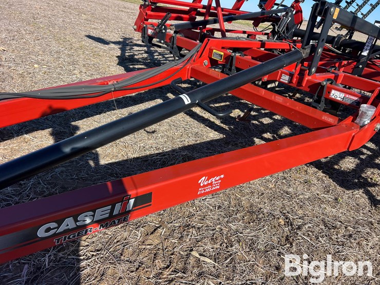 2014-case-ih-200-image-14