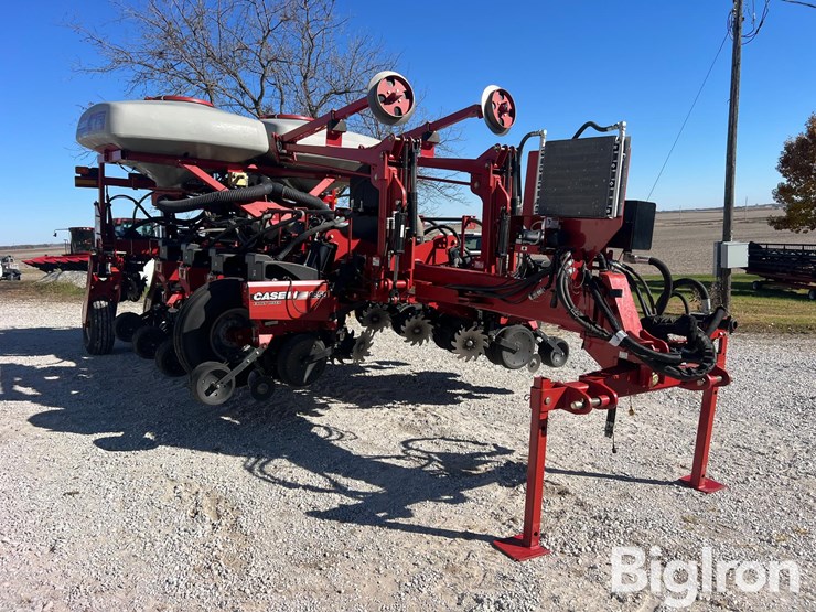 2013-case-ih-1250-image-3