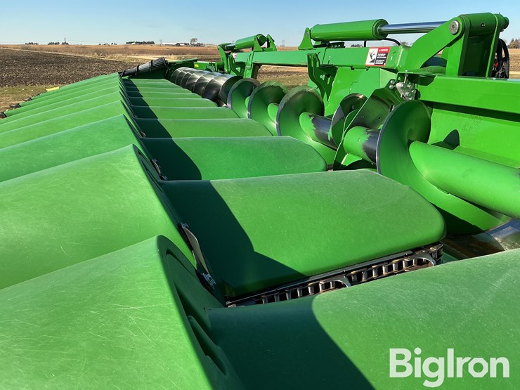 2024-john-deere-c12f-image-17