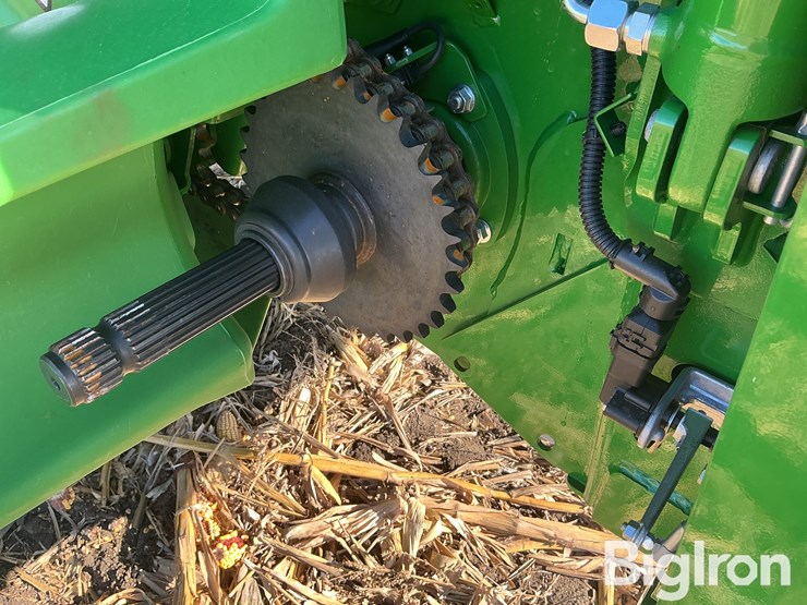 2025-john-deere-s7-800-image-16