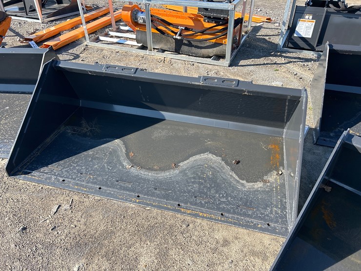 #21-•-72”-unused-skid-steer-smooth-bucket-image-1