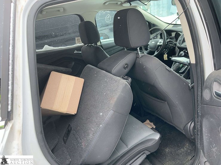 2013-ford-escape-se-image-25