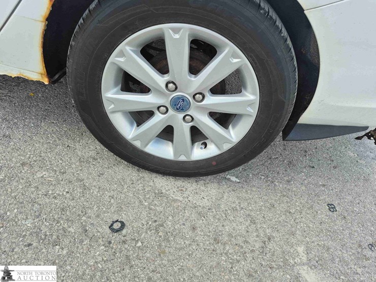 non-operable-2013-ford-fiesta-se-image-11