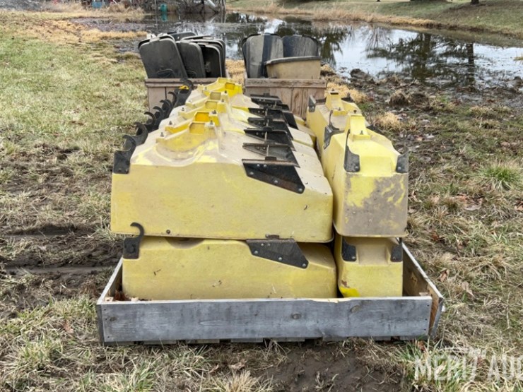 john-deere-planter-boxes-and-lids-image-2