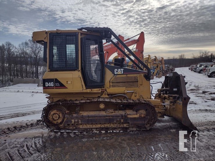 2005-caterpillar-d4g-xl-image-3