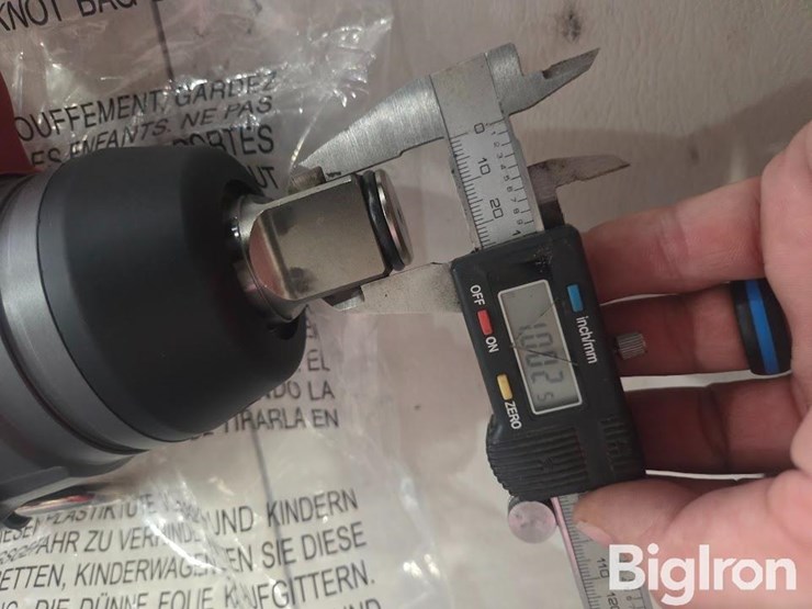 milwaukee-1"-square-ring-impact-wrench-image-5