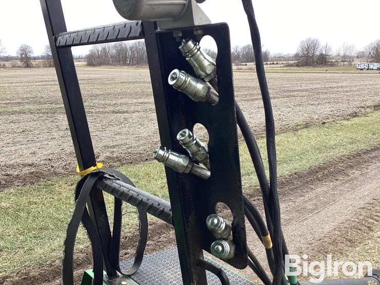 2011-brent-782-image-13