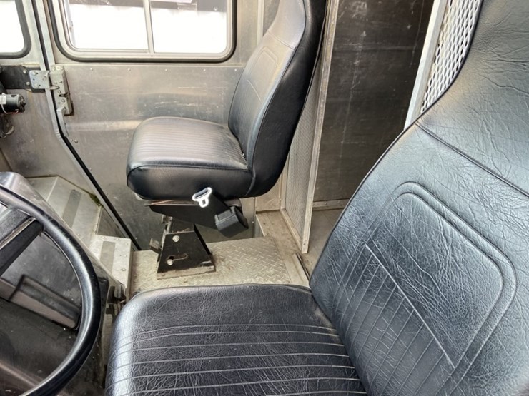 1994-chevrolet-p-truck-forward-step-van-image-18