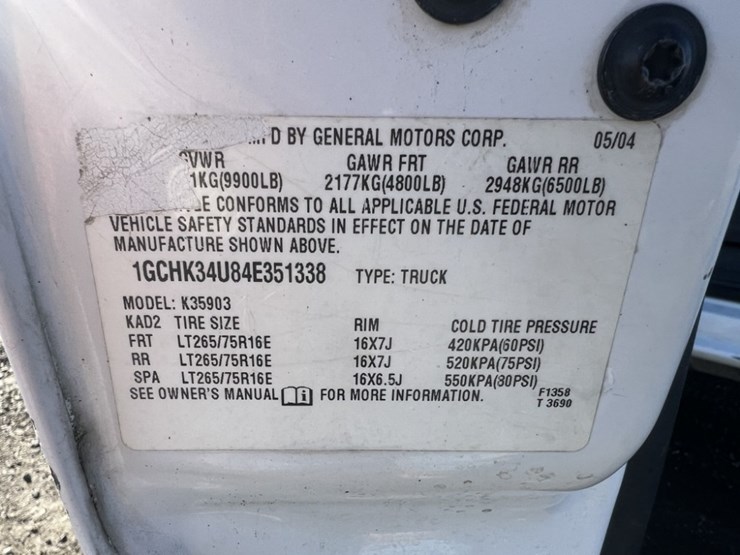 2004-chevrolet-silverado-3500-image-10