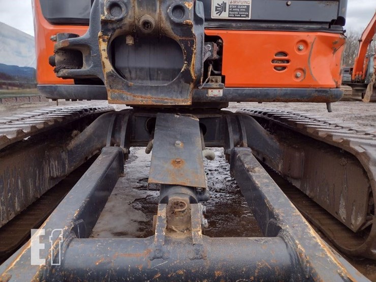 2014-hitachi-zx35u-image-22