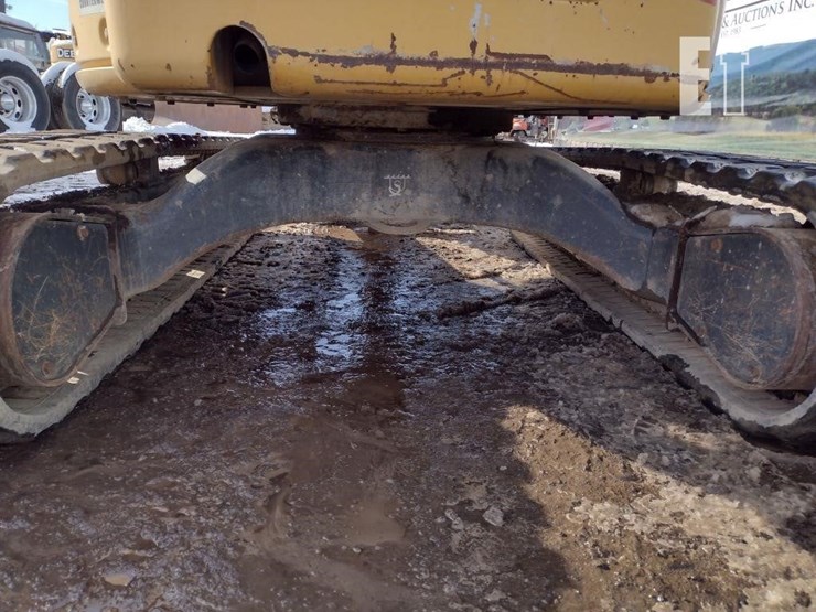 2013-deere-35d-image-42