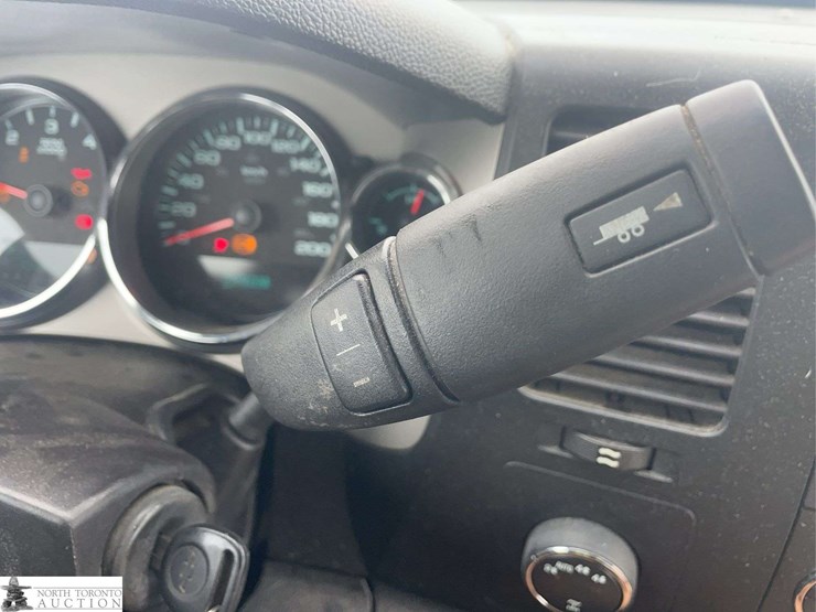 2013-chevrolet-silverado-1500-image-17