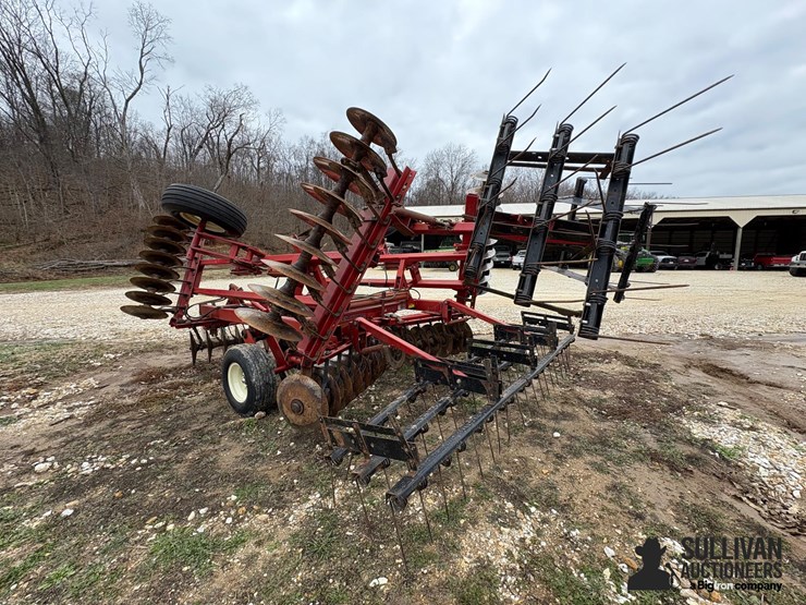 case-ih-3900-image-7