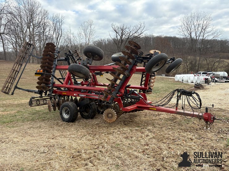 2012-case-ih-330-image-3