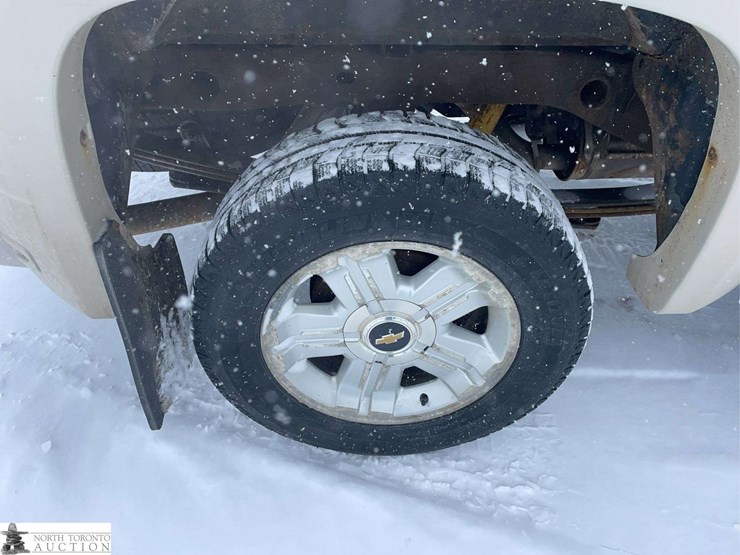 2012-chevrolet-silverado-1500-image-21