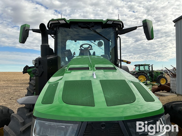 2024-john-deere-8r-370-image-15