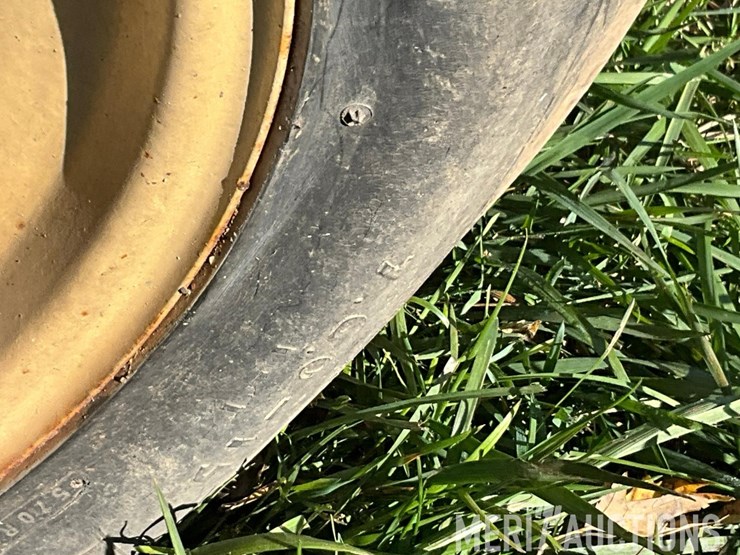 single-row-john-deere-planter-image-12