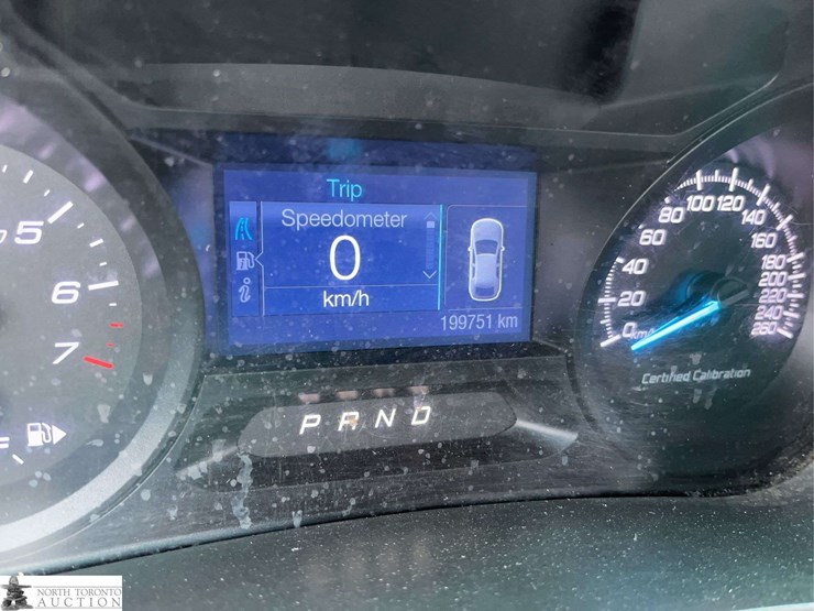 2015-ford-explorer-image-18