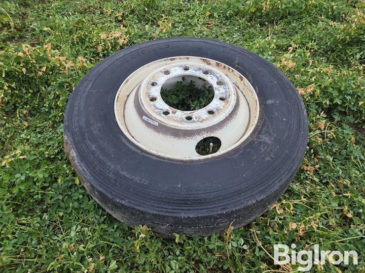 bridgestone-v-steel-rib-r250-295/75r22.5-truck-tire-&-rim-image-6