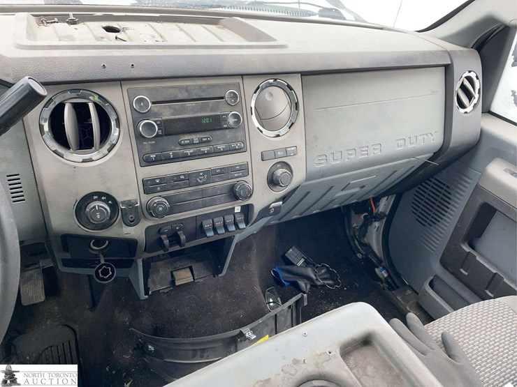 2013-ford-f350-image-16