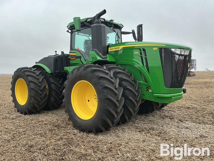 2024-john-deere-9r-440-image-3