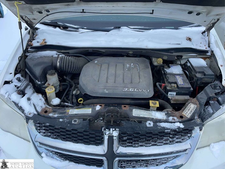 2011-dodge-grand-caravan-image-9