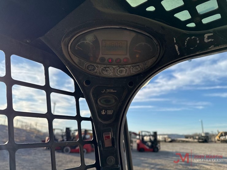 2015-bobcat-t590-image-18