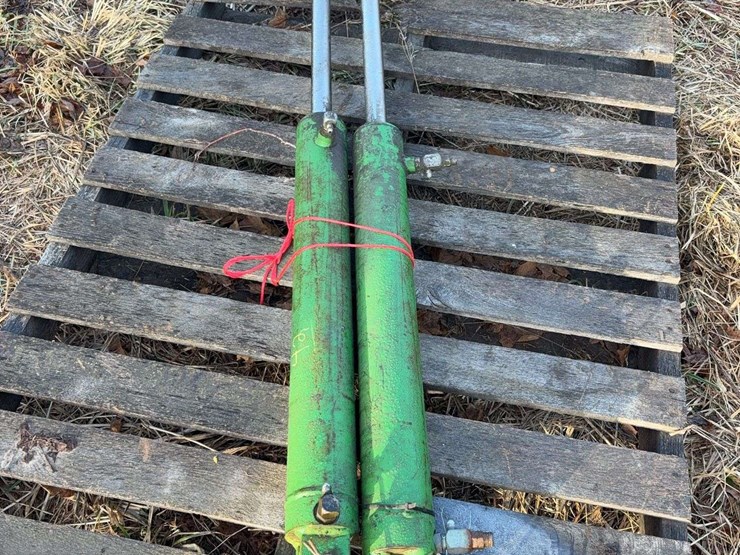 2-hyd-cylinders-24"-ram-image-1