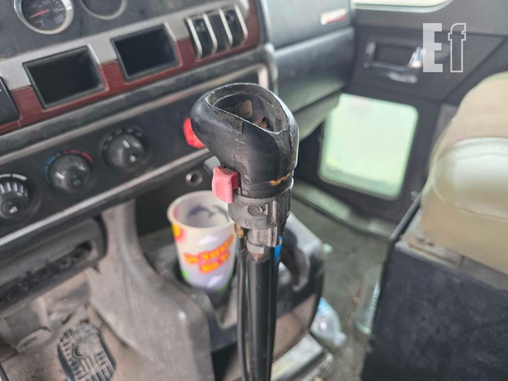 kenworth-t600-image-13