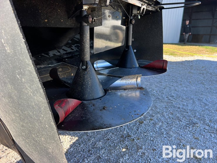 2011-case-ih-5088-image-12