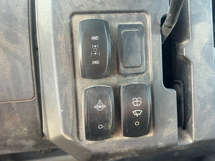 #26-•-john-deere-xuv-865m-image-16